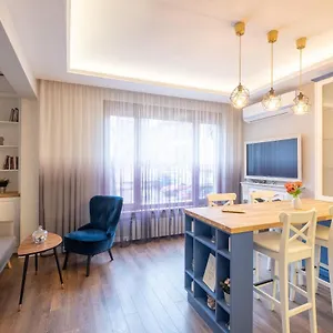 Designer & Cozy 2bd Flat With A Parking In The Center By Flat Mаnager Sofía